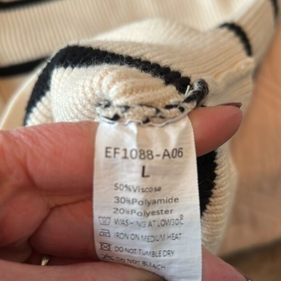 EUC Cardigan Sweater (size Large) - Picture 7 of 8